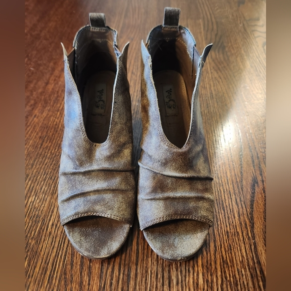 Open Toe Booties - Picture 1 of 3